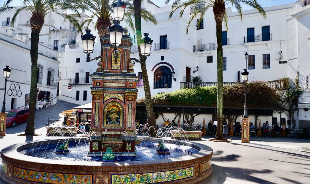 Vejer de la Frontera plaza fountain